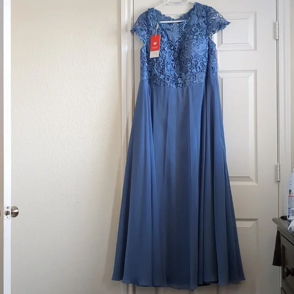 jjshouse blue bridesmaid dresses The *only* version of Monday blues we love #jjshouse #bridesmaids Dress: 221207 in 'Dusty Blue'
